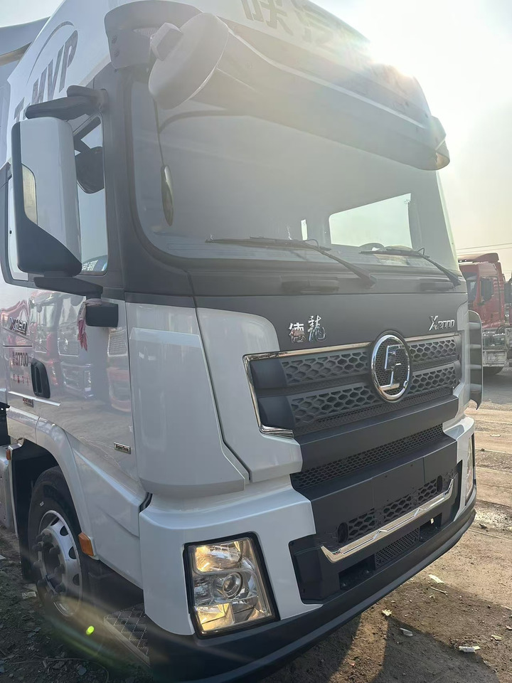 SHACMAN X3000 - Tractor unit: picture 2 SHACMAN X3000 - Tractor unit: picture 2