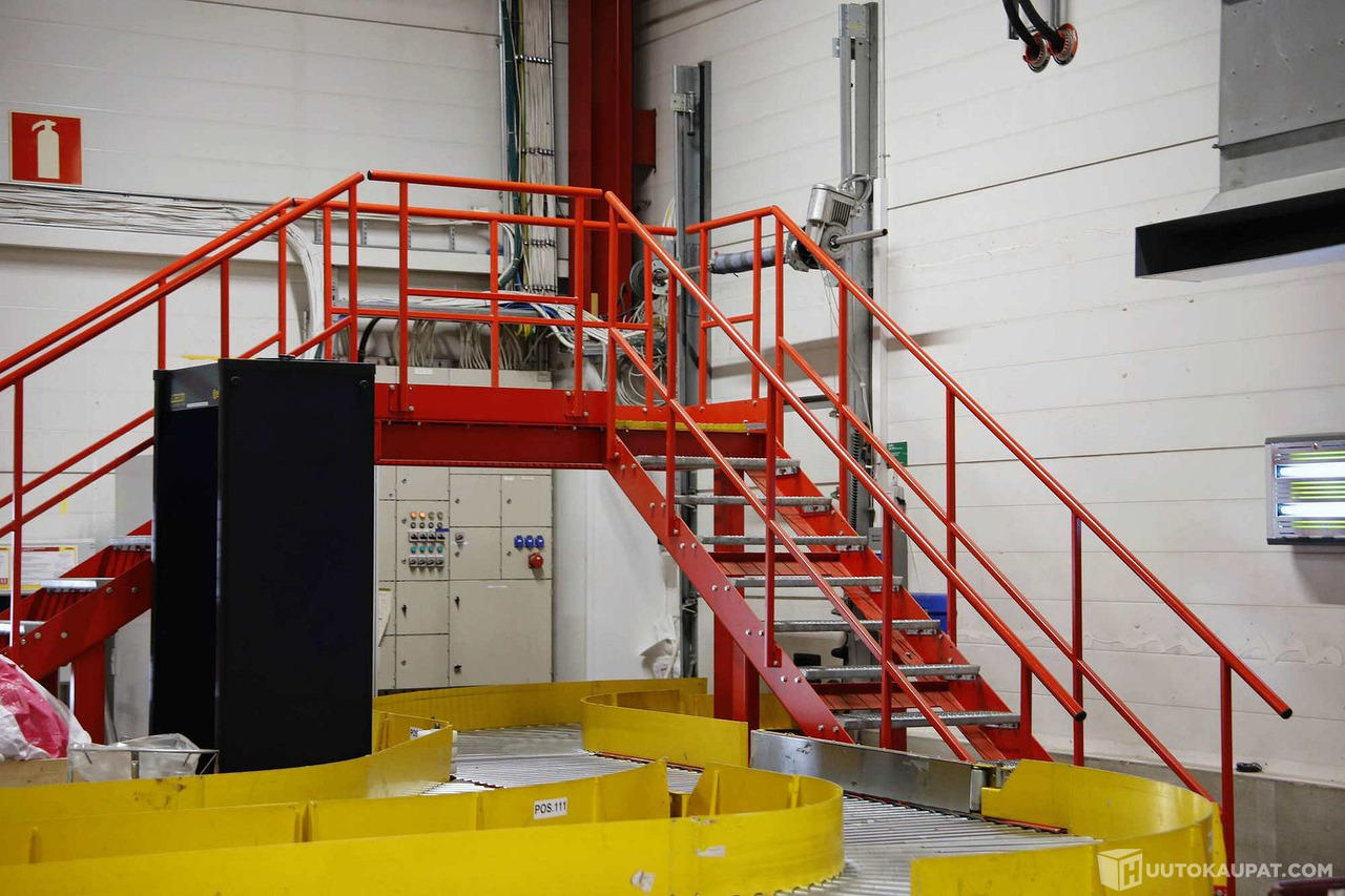 Kahdet teollisuusportaat + taso/ylikulkusilta. LGS6016, Vantaa - Tool/ Equipment: picture 1 Kahdet teollisuusportaat + taso/ylikulkusilta. LGS6016, Vantaa - Tool/ Equipment: picture 1