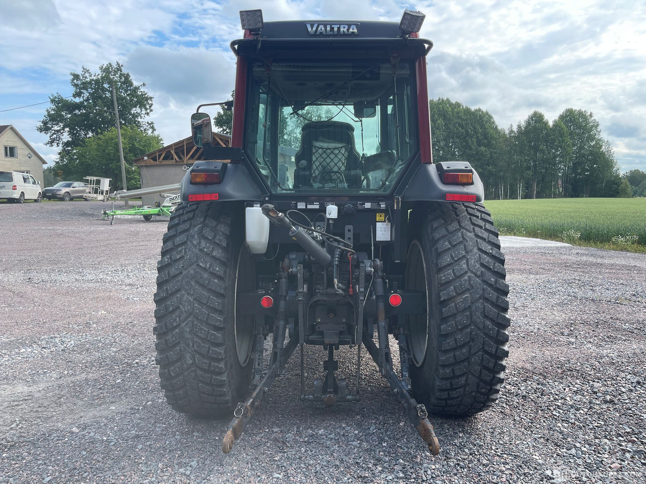 Valtra A 93 Unlimited, traktori kuormaajalla, 2016, Lohja - Farm tractor: picture 5 Valtra A 93 Unlimited, traktori kuormaajalla, 2016, Lohja - Farm tractor: picture 5