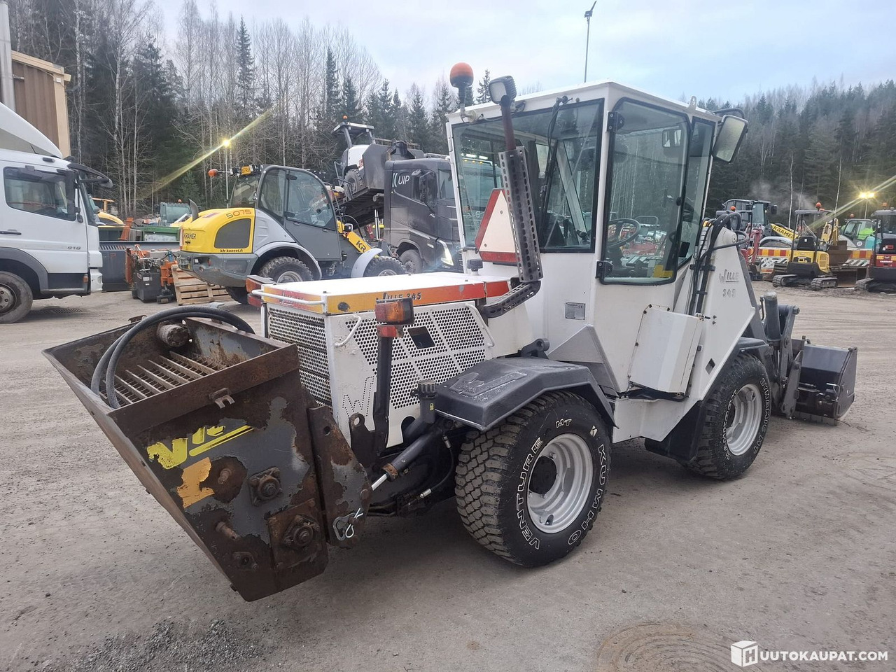 Wille 345, 2004, Kiinteistönhuoltokone, Sis alv 25,5%, Nurmijärvi - Wheel loader: picture 3 Wille 345, 2004, Kiinteistönhuoltokone, Sis alv 25,5%, Nurmijärvi - Wheel loader: picture 3