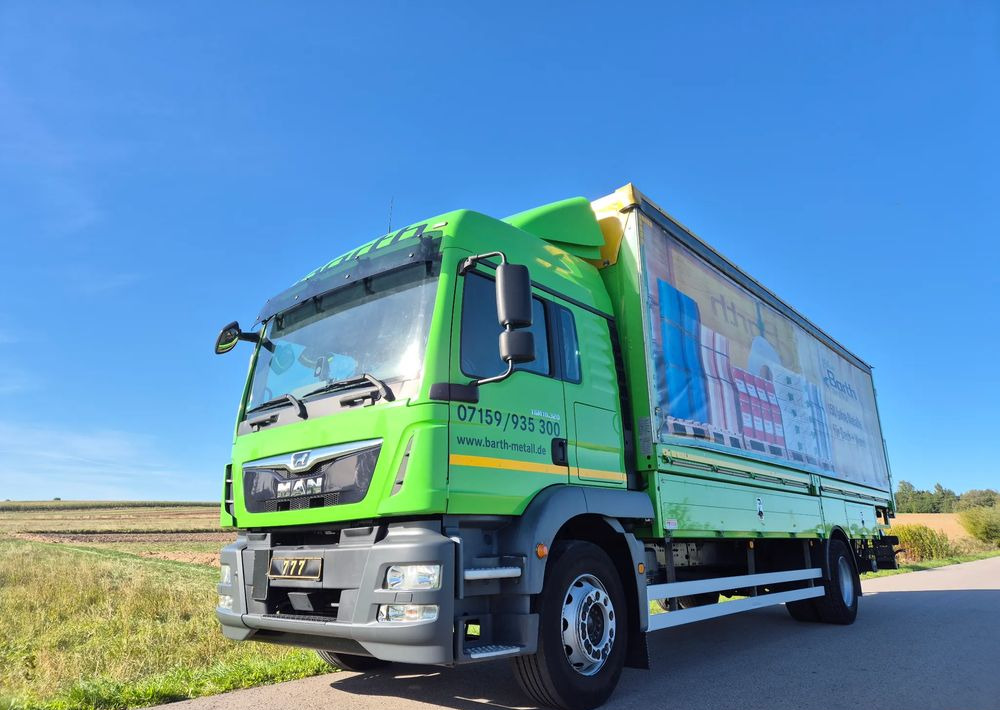 MAN Tgm 18.320 FULL SERWIS UNIKAT TOP ORYGINALNY PRZEBIEG z Niemiec AUTOMAT WINDA ACC Pirelli klima postojowa 18.250 18.290 15.250 15.290 15.320 - Curtainsider truck: picture 2 MAN Tgm 18.320 FULL SERWIS UNIKAT TOP ORYGINALNY PRZEBIEG z Niemiec AUTOMAT WINDA ACC Pirelli klima postojowa 18.250 18.290 15.250 15.290 15.320 - Curtainsider truck: picture 2