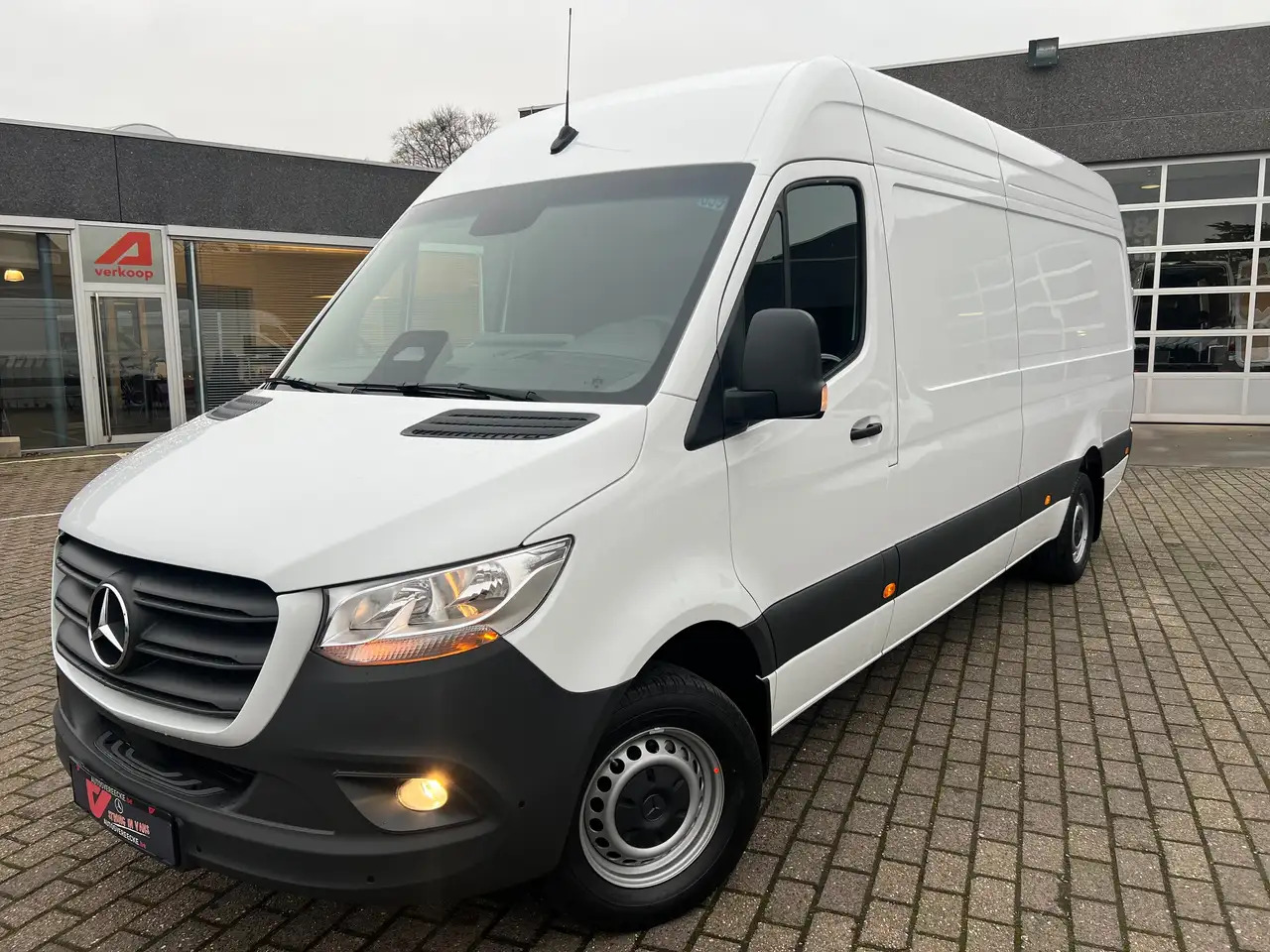 Mercedes-Benz Sprinter 317 L3H2 (48.500€ex) Facelift | 3.5T Trekhaak - Other machinery: picture 3 Mercedes-Benz Sprinter 317 L3H2 (48.500€ex) Facelift | 3.5T Trekhaak - Other machinery: picture 3