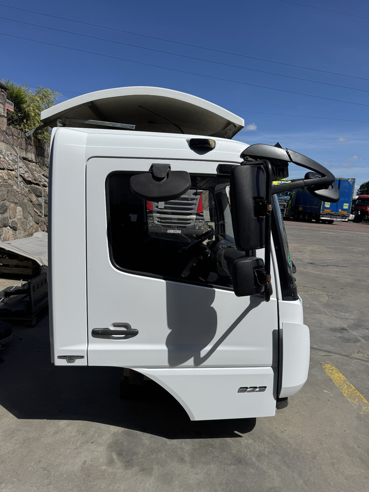 Mercedes Atego III - Cab: picture 3 Mercedes Atego III - Cab: picture 3