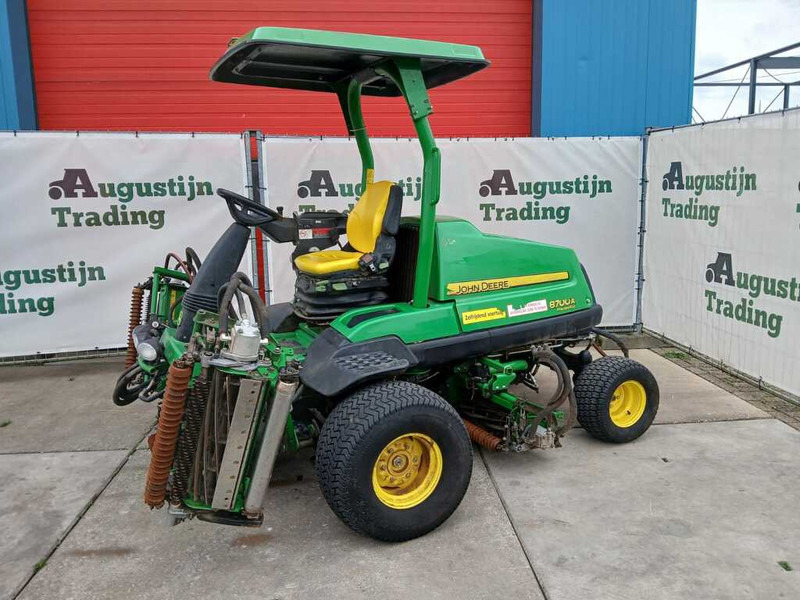 John Deere 8700A - Garden mower: picture 1 John Deere 8700A - Garden mower: picture 1
