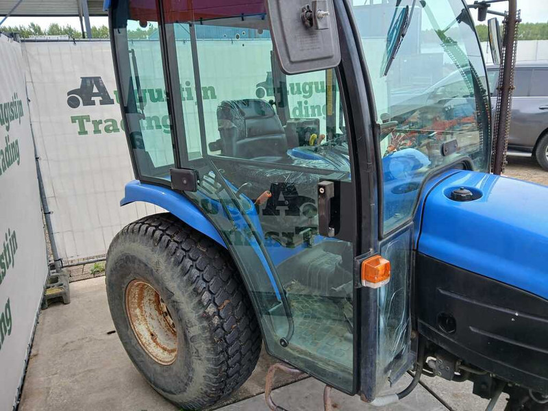 Farm tractor New Holland TC 27: picture 7