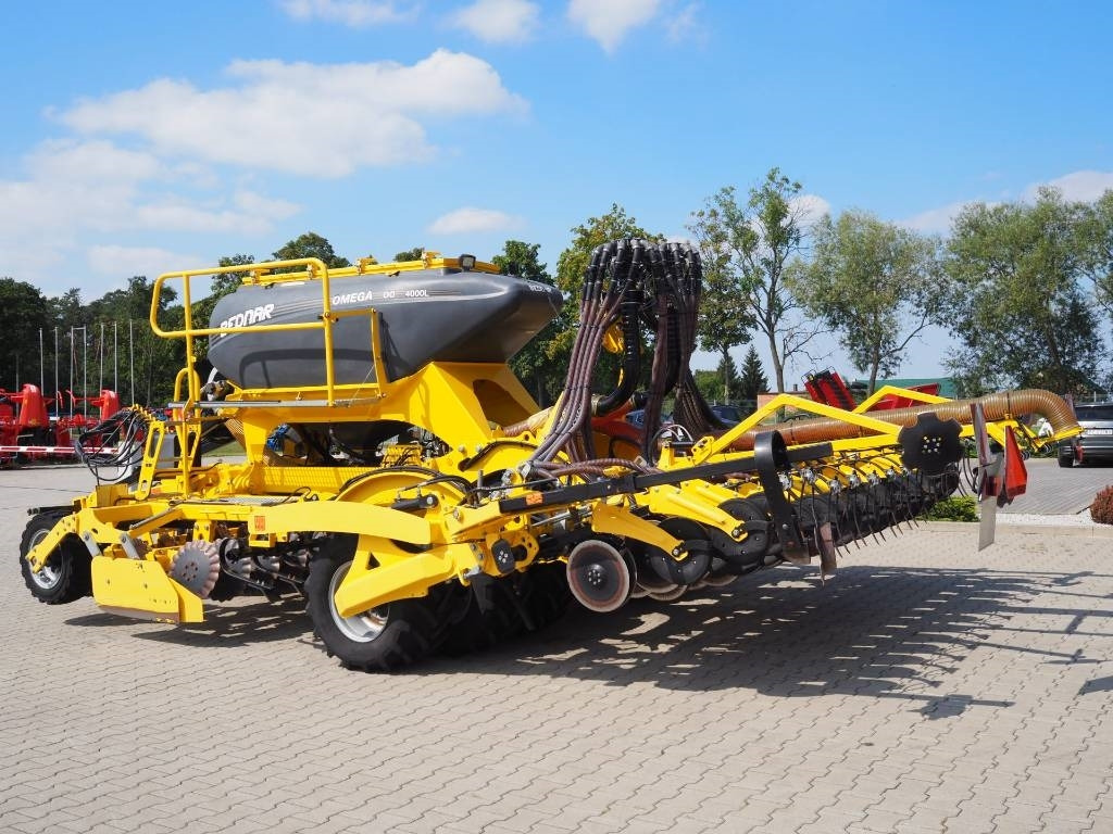 Bednar OMEGA OO 4000L  - Combine seed drill: picture 2 Bednar OMEGA OO 4000L  - Combine seed drill: picture 2