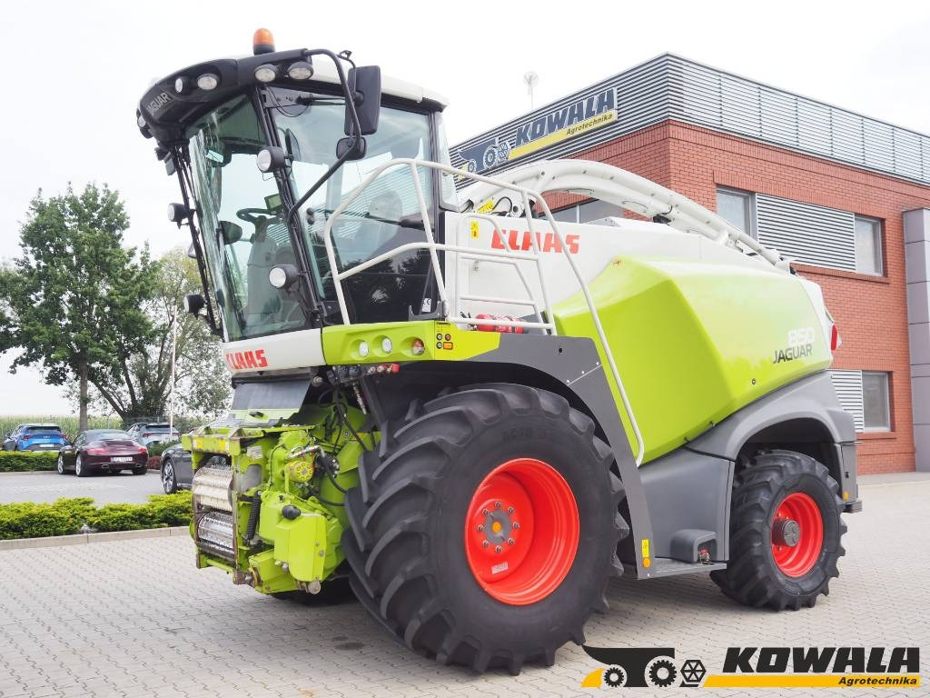 Forage harvester Claas Jaguar 850 4WD: picture 1