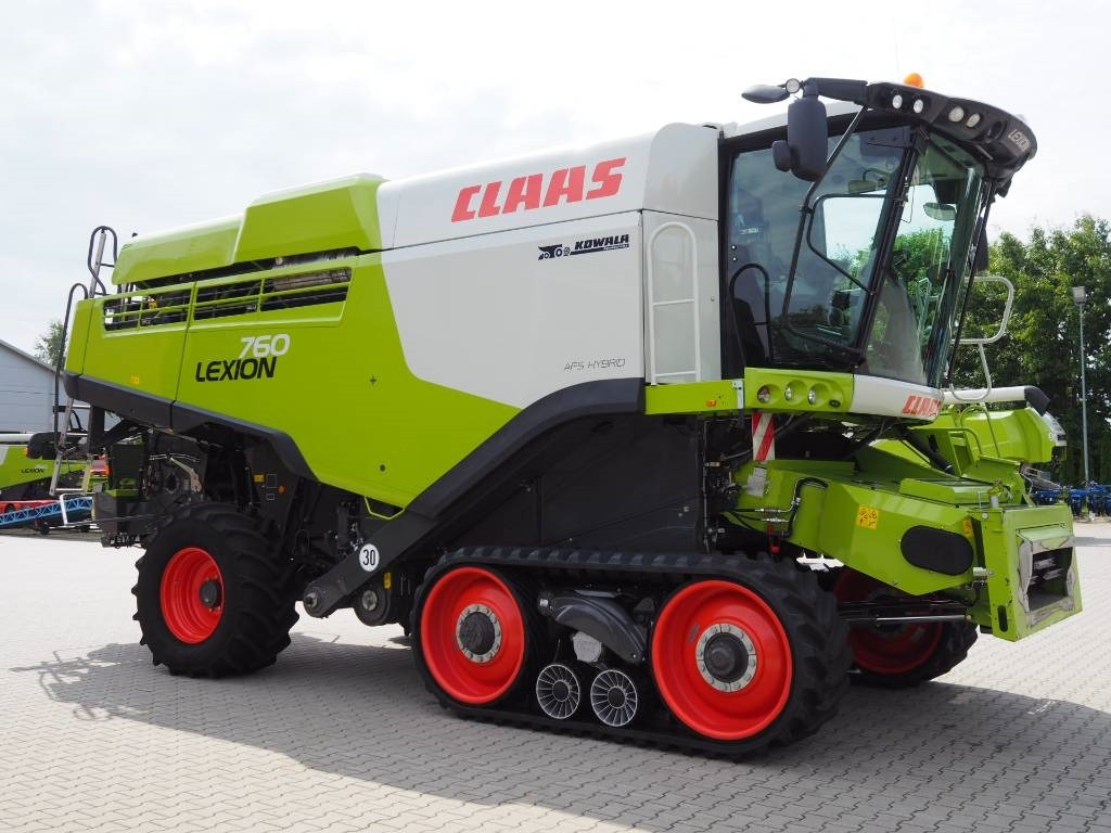 Claas Lexion 760TT + V930 - Combine harvester: picture 3 Claas Lexion 760TT + V930 - Combine harvester: picture 3