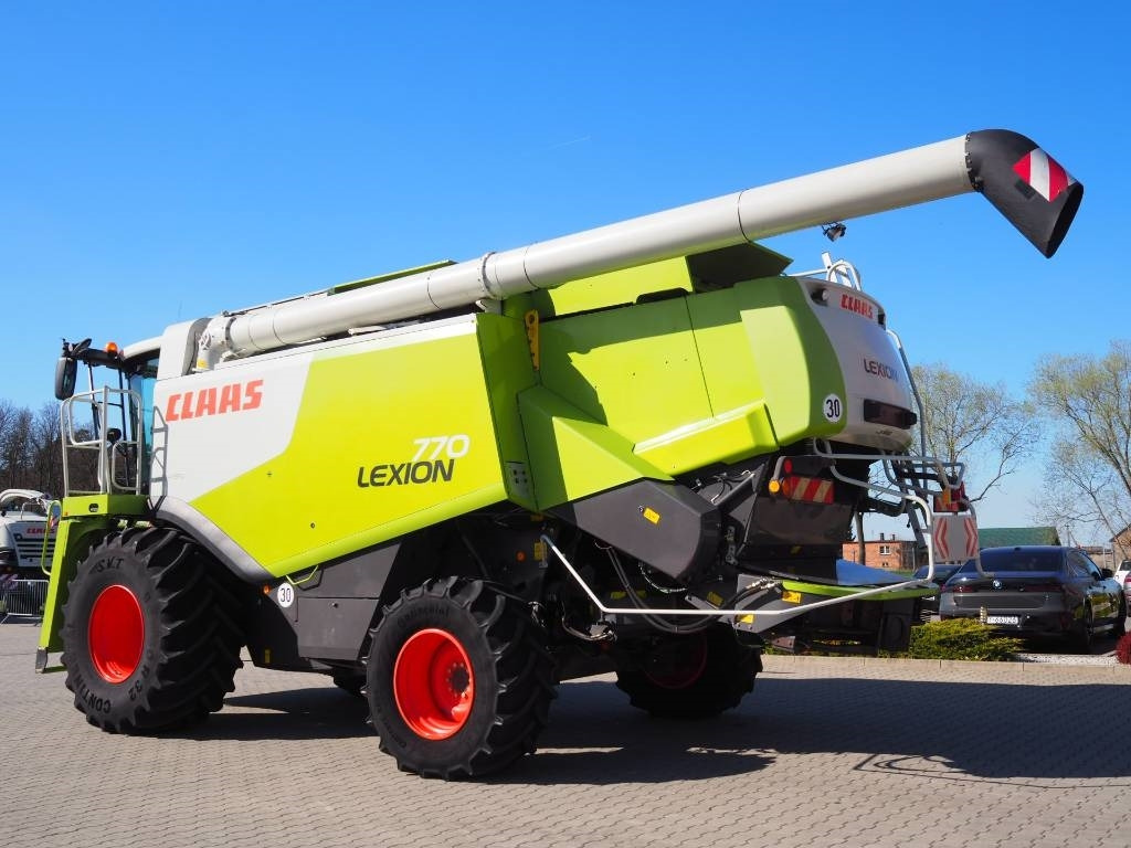 Claas Lexion 770 GPS + V1050 - Combine harvester: picture 2 Claas Lexion 770 GPS + V1050 - Combine harvester: picture 2