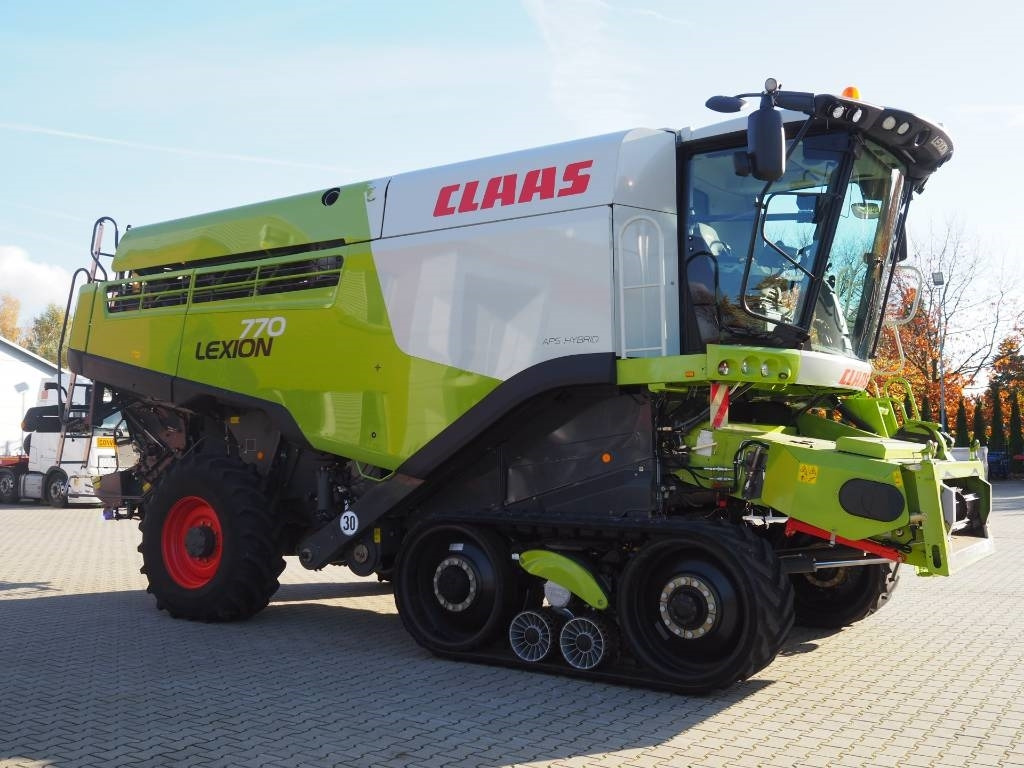 Claas Lexion 770TT 4x4 + V1200 - Combine harvester: picture 4 Claas Lexion 770TT 4x4 + V1200 - Combine harvester: picture 4