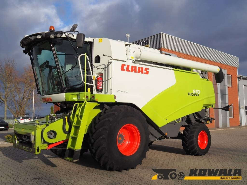 Claas Tucano 570 GPS + V770 - Combine harvester: picture 1 Claas Tucano 570 GPS + V770 - Combine harvester: picture 1
