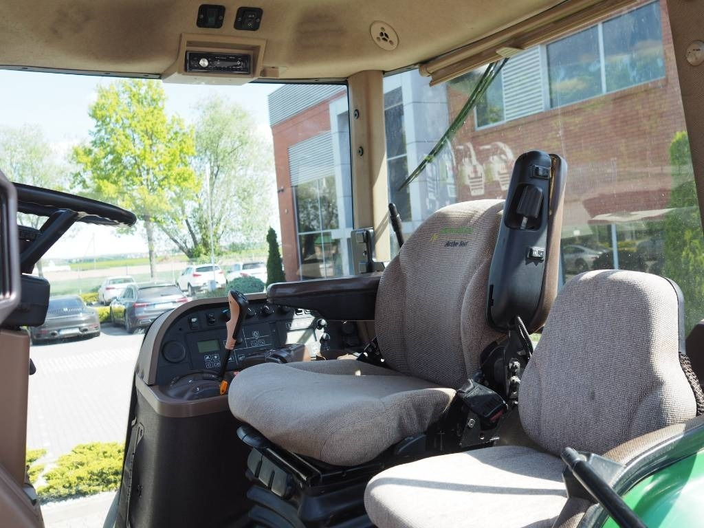 Farm tractor John Deere 7930: picture 5