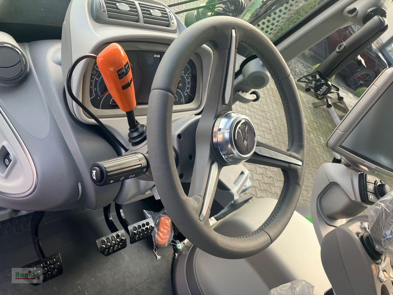 New Farm tractor Deutz-Fahr 6180 TTV 30 Jahre Edition: picture 16