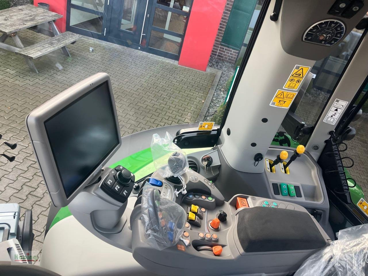 New Farm tractor Deutz-Fahr 6180 TTV 30 Jahre Edition: picture 14