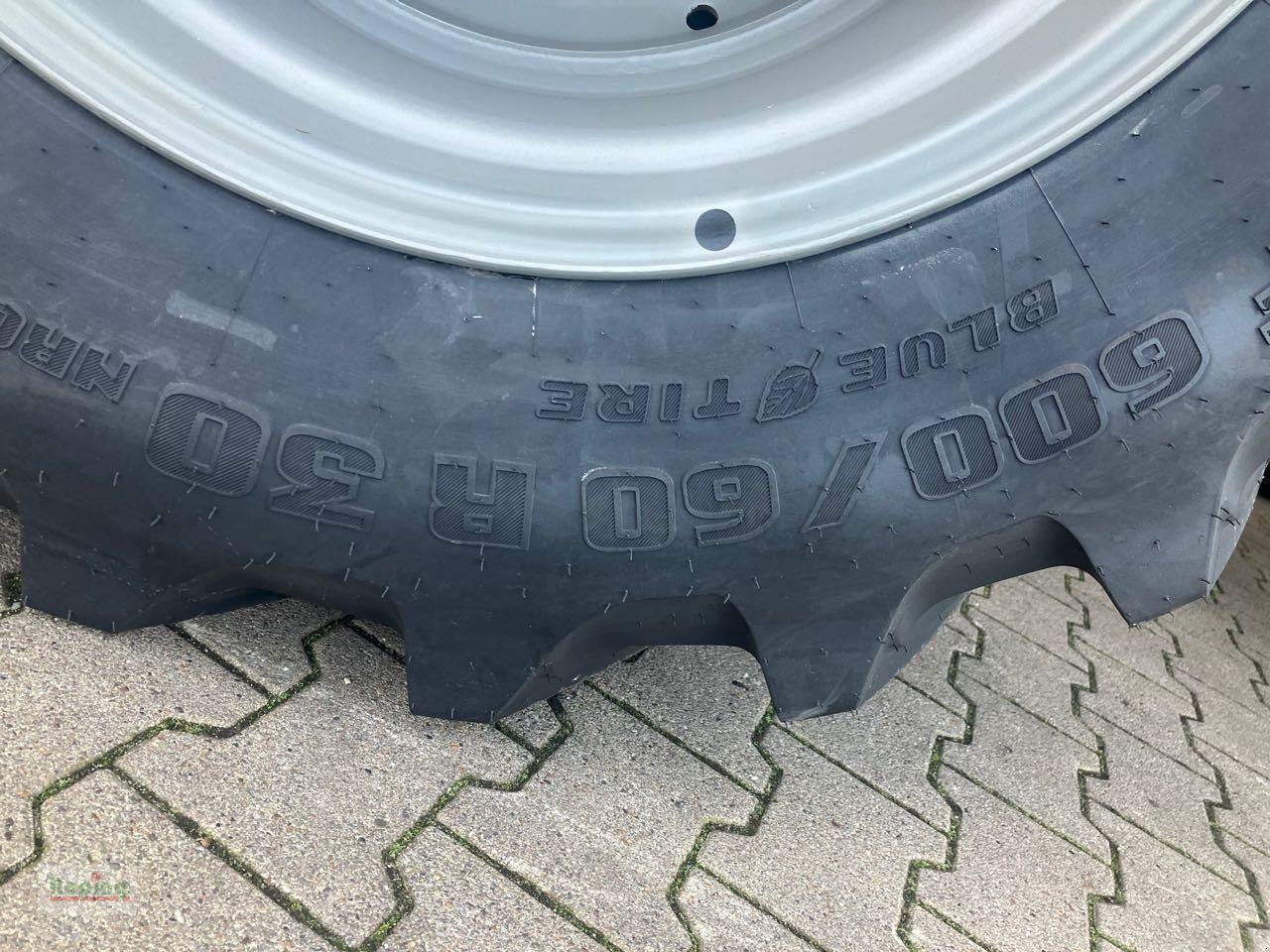 New Farm tractor Deutz-Fahr 6180 TTV 30 Jahre Edition: picture 10