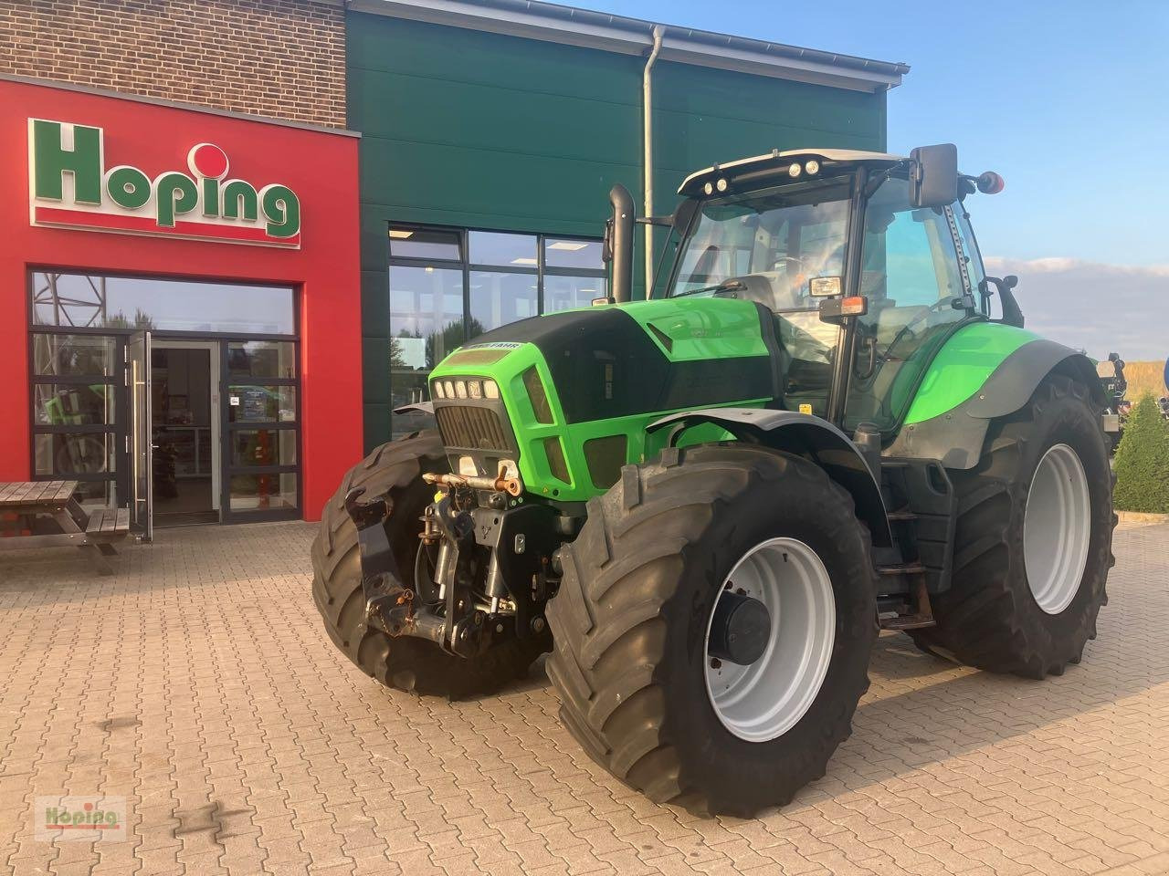 Deutz-Fahr 7210 Agrotron TTV - Farm tractor: picture 1 Deutz-Fahr 7210 Agrotron TTV - Farm tractor: picture 1