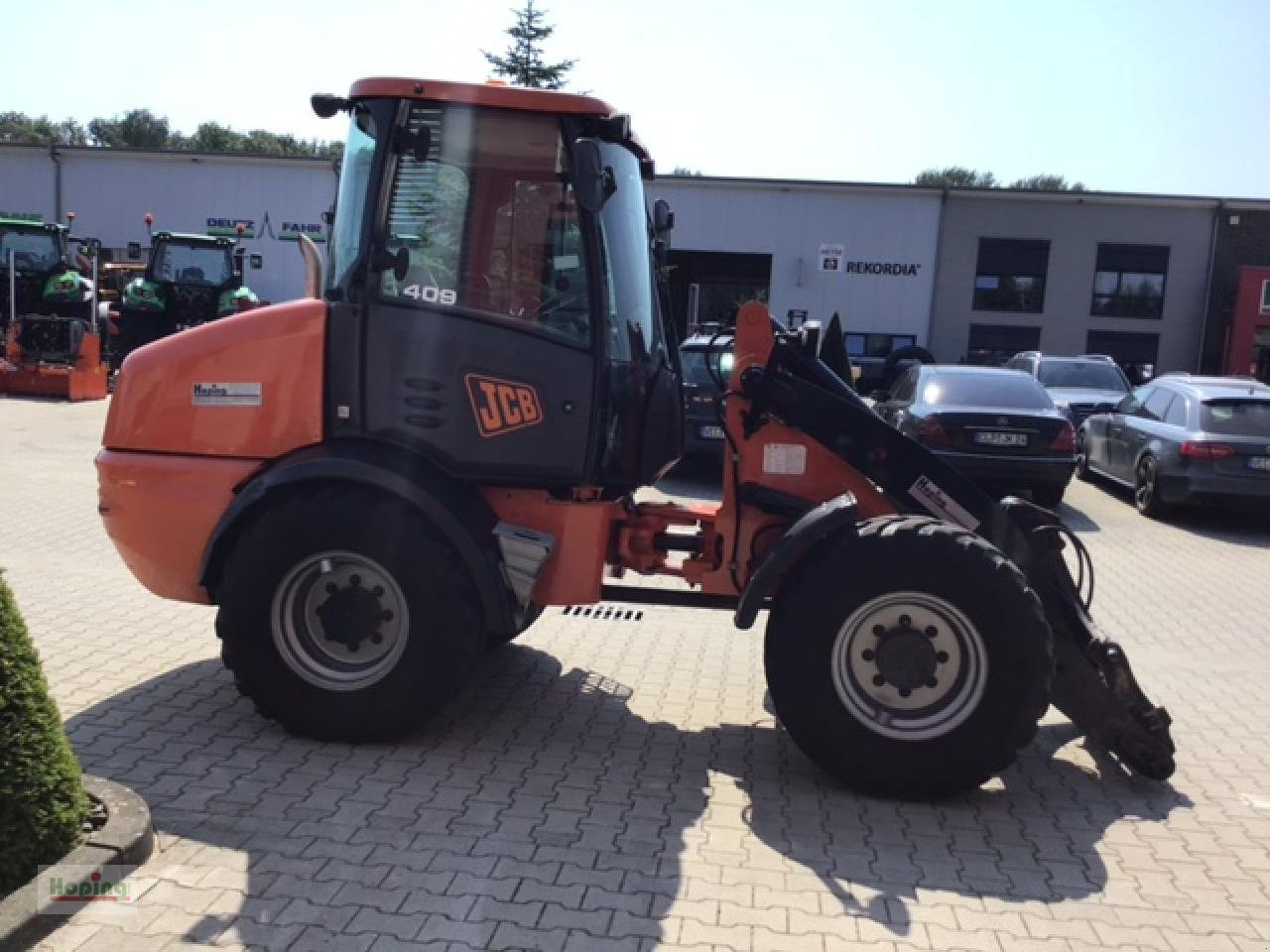 Wheel loader JCB 409: picture 7