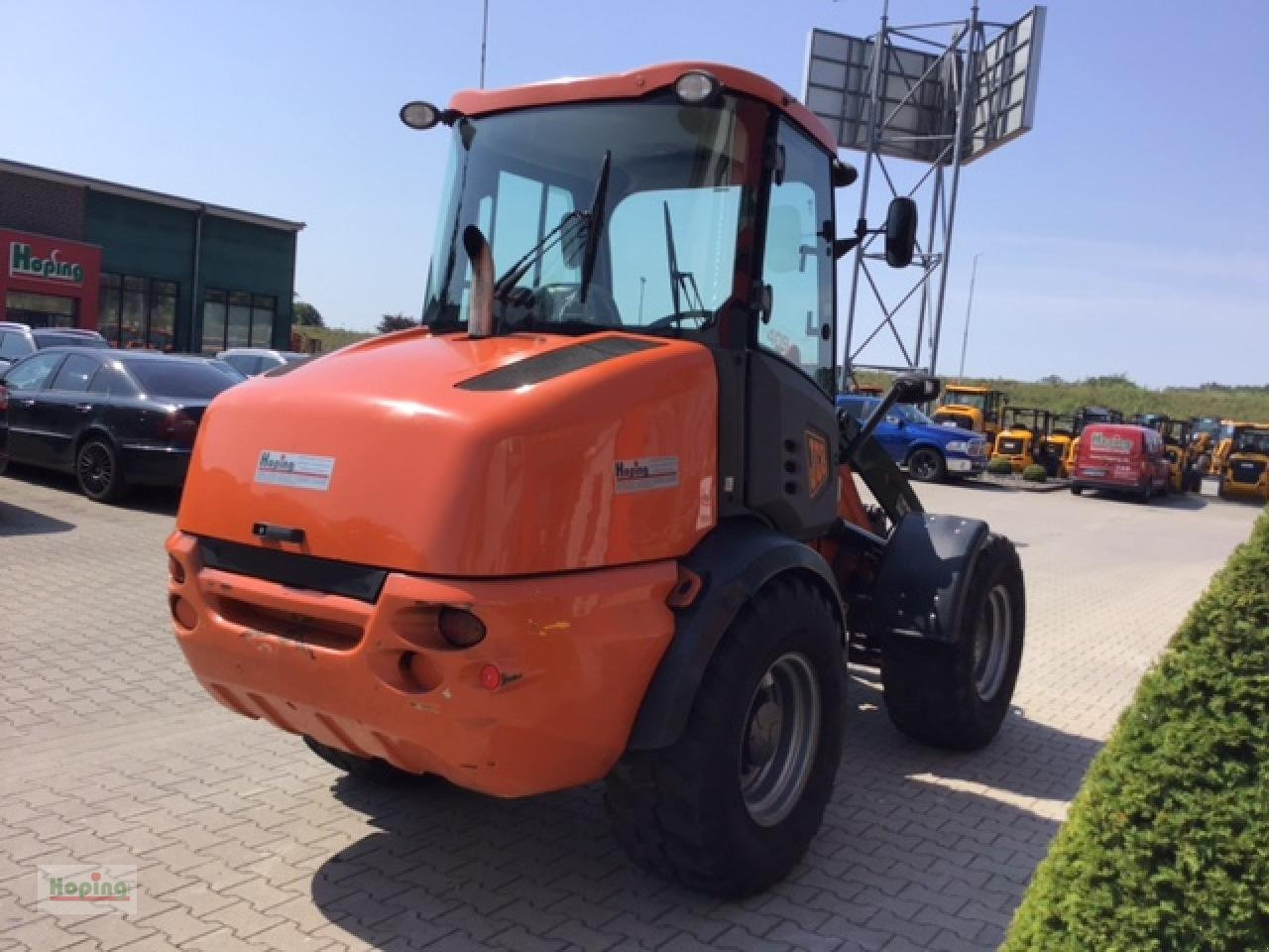 Wheel loader JCB 409: picture 6