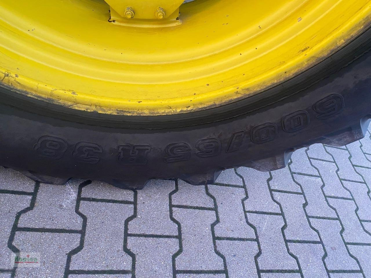 John Deere 6600 - Farm tractor: picture 5 John Deere 6600 - Farm tractor: picture 5