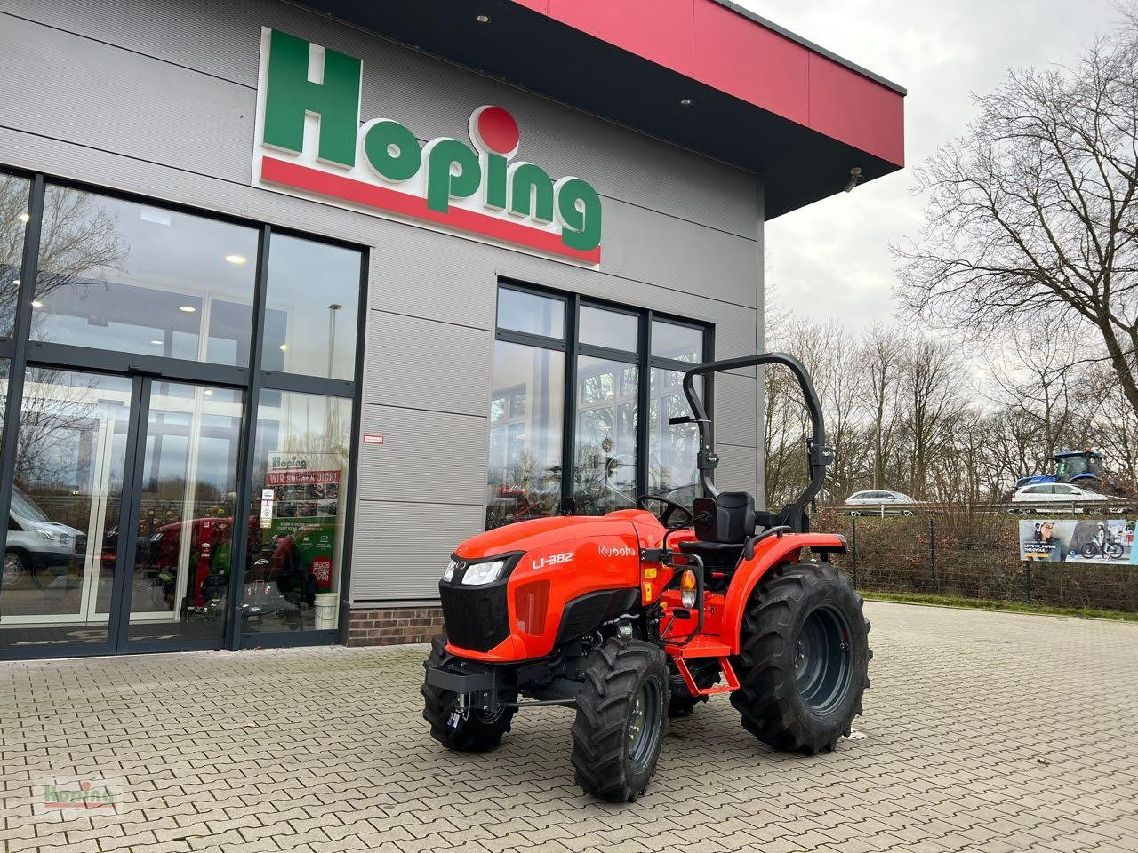 Kubota L1-382 DW - Municipal tractor: picture 1 Kubota L1-382 DW - Municipal tractor: picture 1