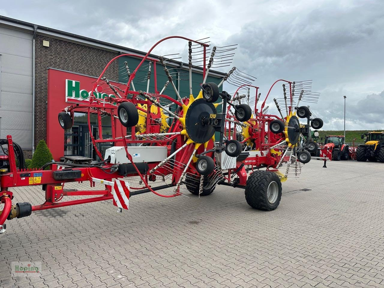 Pöttinger TOP 1252 C - Tedder/ Rake: picture 3 Pöttinger TOP 1252 C - Tedder/ Rake: picture 3