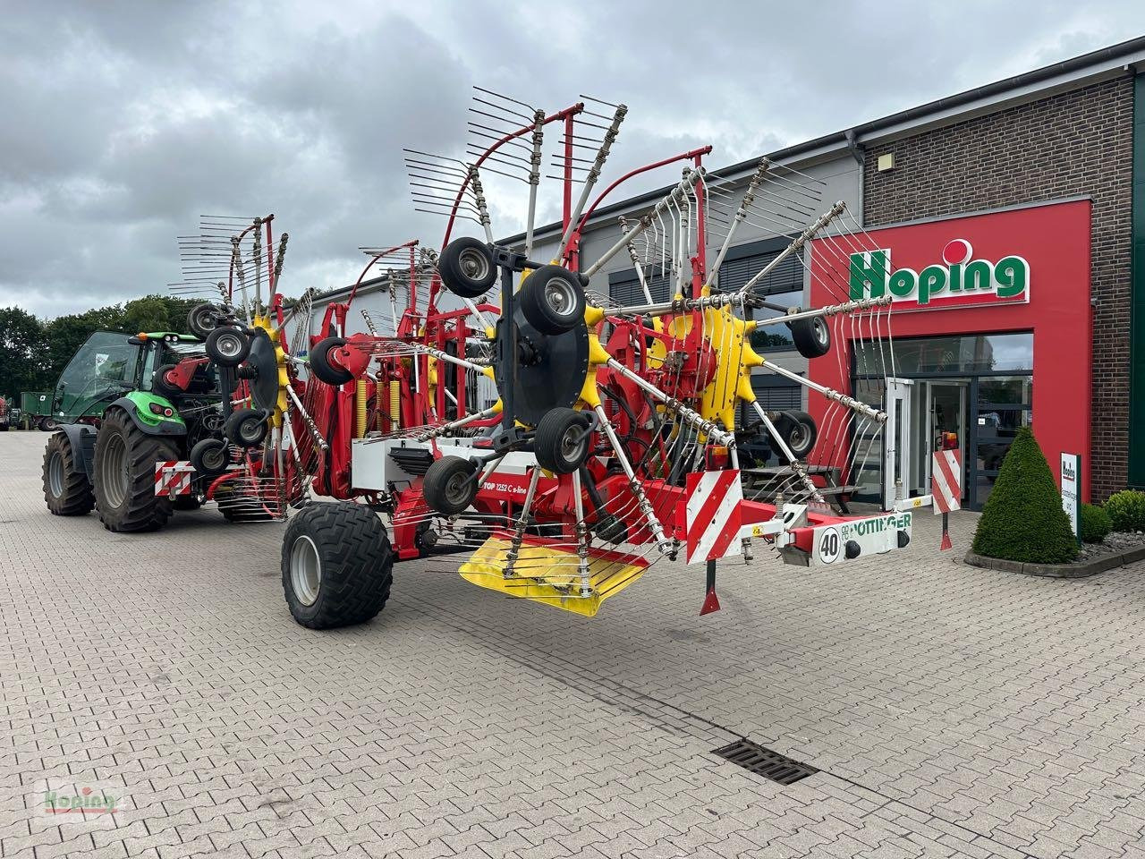 Pöttinger TOP 1252 C - Tedder/ Rake: picture 1 Pöttinger TOP 1252 C - Tedder/ Rake: picture 1