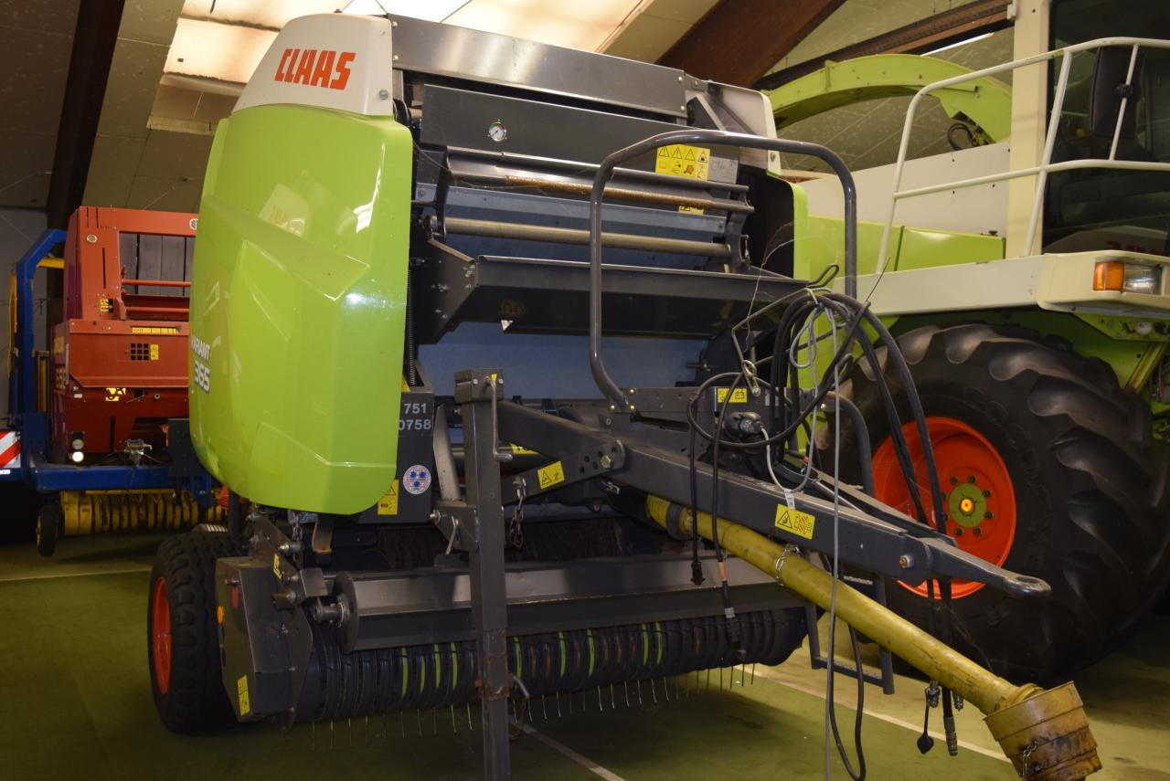 CLAAS Variant 365 RotoCut - Round baler: picture 2 CLAAS Variant 365 RotoCut - Round baler: picture 2