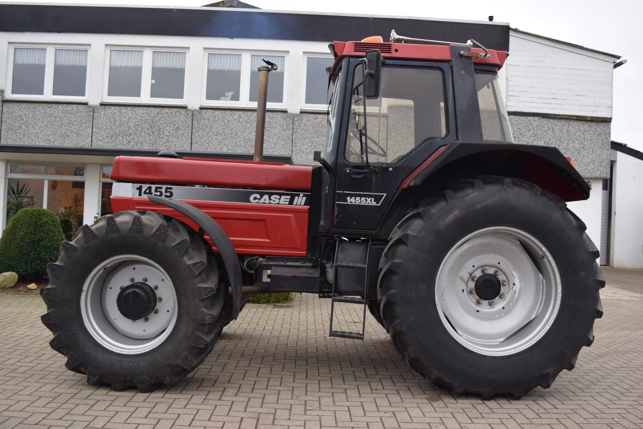 Case-IH 1455 XL A - Farm tractor: picture 1 Case-IH 1455 XL A - Farm tractor: picture 1