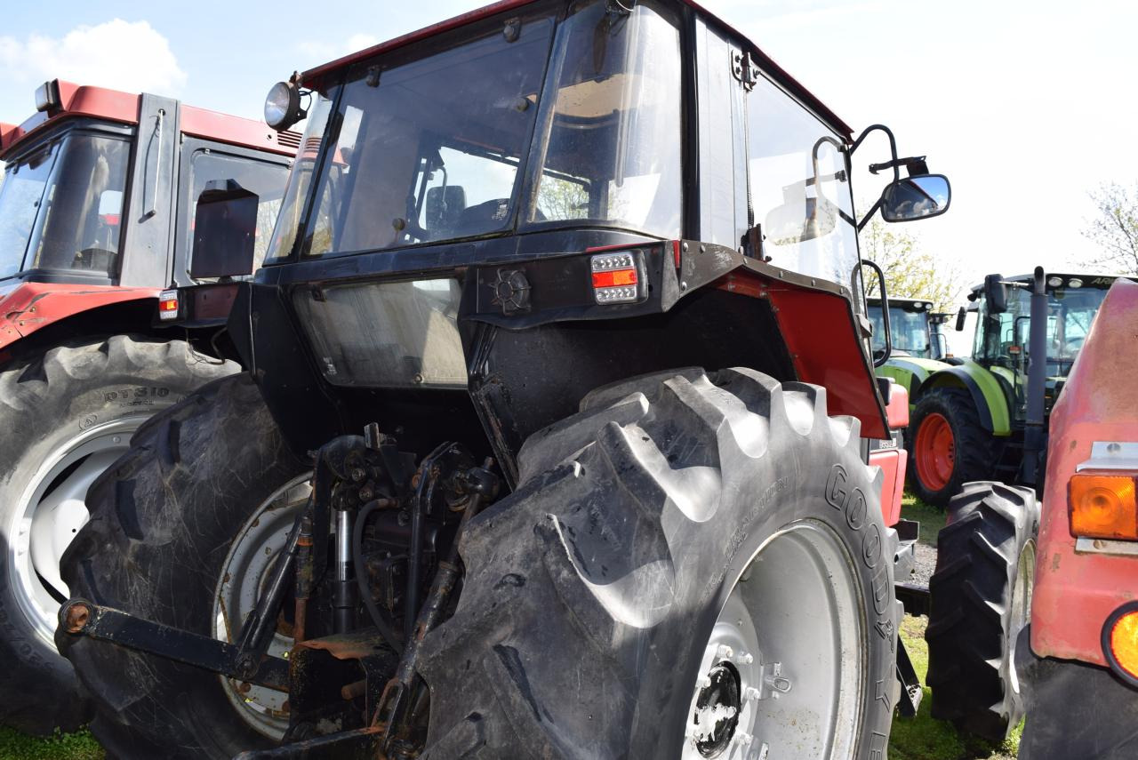 Case-IH 844 XLN - Farm tractor: picture 4 Case-IH 844 XLN - Farm tractor: picture 4