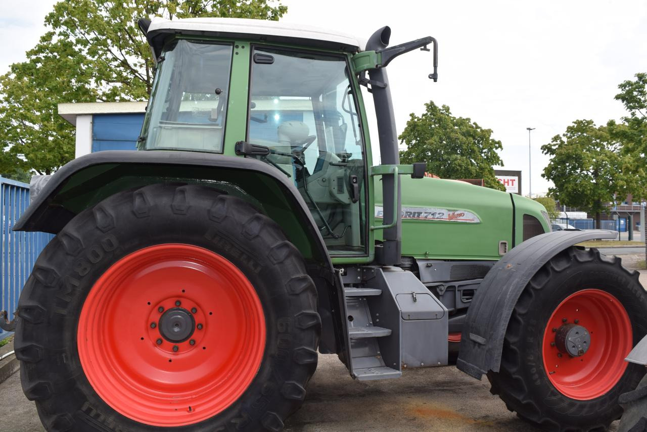 Fendt 712 Vario - Farm tractor: picture 3 Fendt 712 Vario - Farm tractor: picture 3