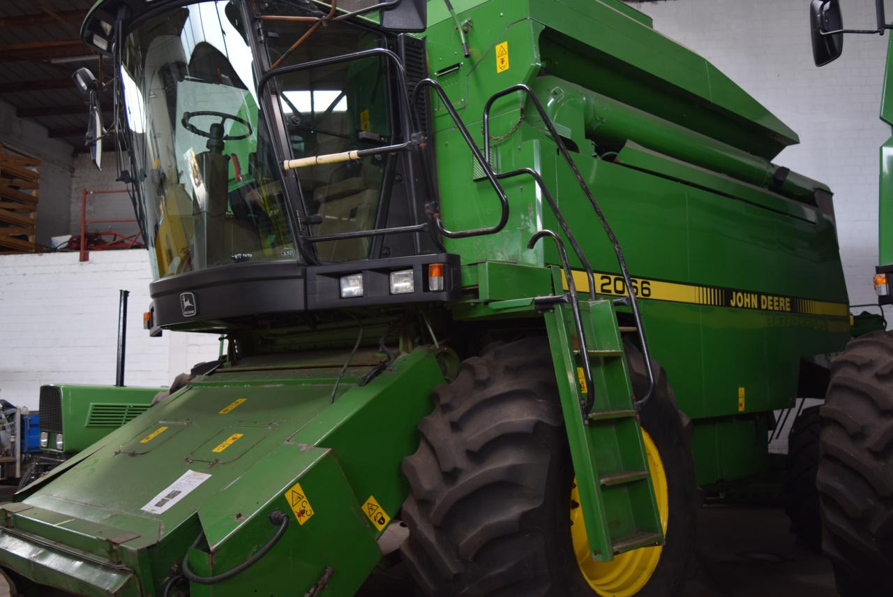 John Deere 2066 - Combine harvester: picture 3 John Deere 2066 - Combine harvester: picture 3