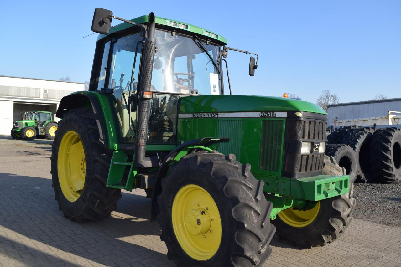 John Deere 6510 - Farm tractor: picture 1 John Deere 6510 - Farm tractor: picture 1