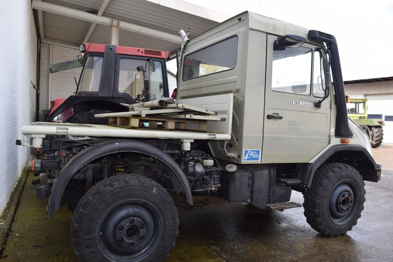 Mercedes-Benz Unimog U 90 - Municipal/ Special vehicle: picture 3 Mercedes-Benz Unimog U 90 - Municipal/ Special vehicle: picture 3