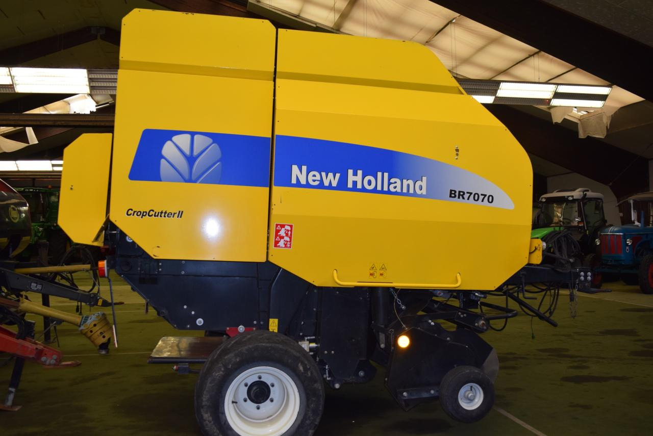 New Holland BR 7070 Crop Cutter II - Round baler: picture 1 New Holland BR 7070 Crop Cutter II - Round baler: picture 1