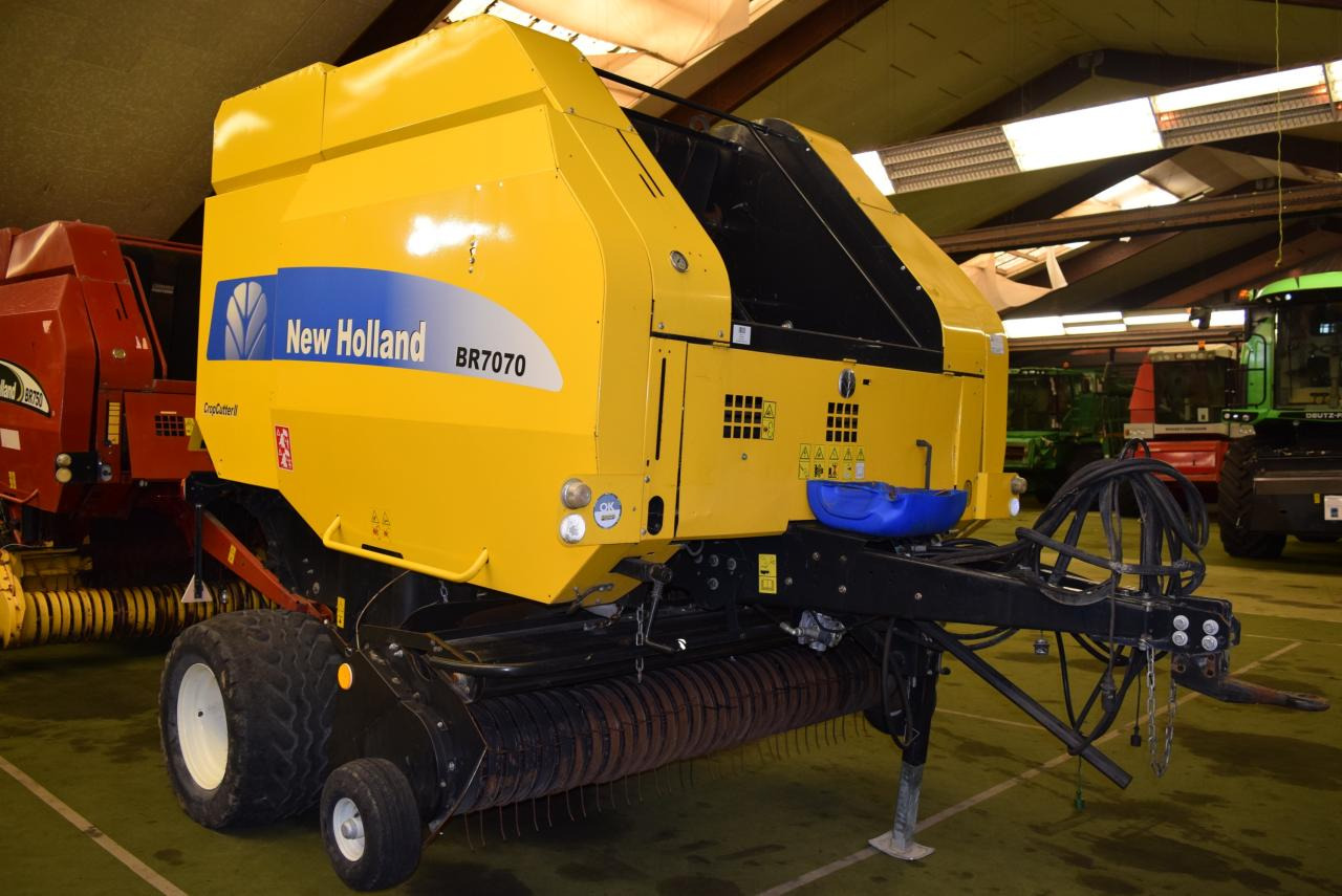 New Holland BR 7070 Crop Cutter II - Round baler: picture 3 New Holland BR 7070 Crop Cutter II - Round baler: picture 3