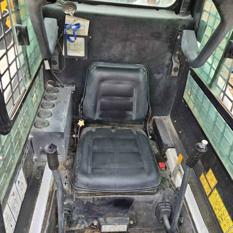 BOBCAT S16 - Skid steer loader: picture 4 BOBCAT S16 - Skid steer loader: picture 4