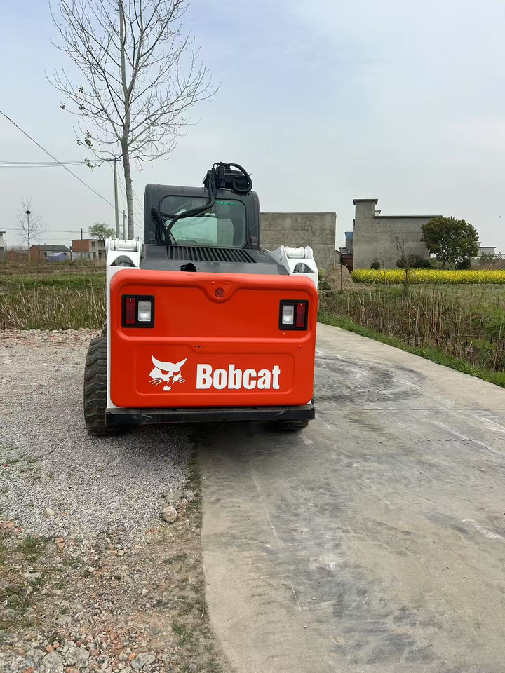BOBCAT S550 - Skid steer loader: picture 2 BOBCAT S550 - Skid steer loader: picture 2