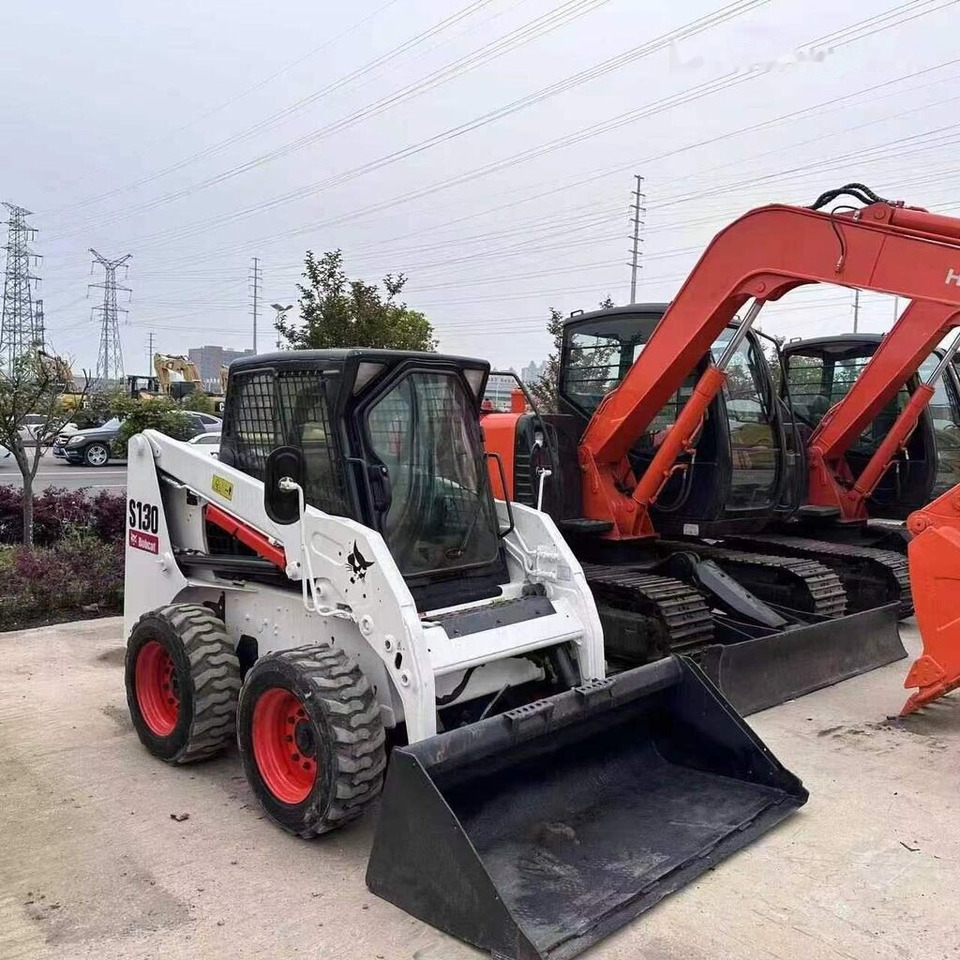 Bobcat S130 - Skid steer loader: picture 2 Bobcat S130 - Skid steer loader: picture 2