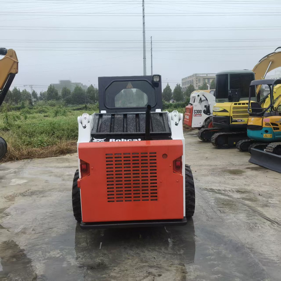 Bobcat S300 - Skid steer loader: picture 3 Bobcat S300 - Skid steer loader: picture 3
