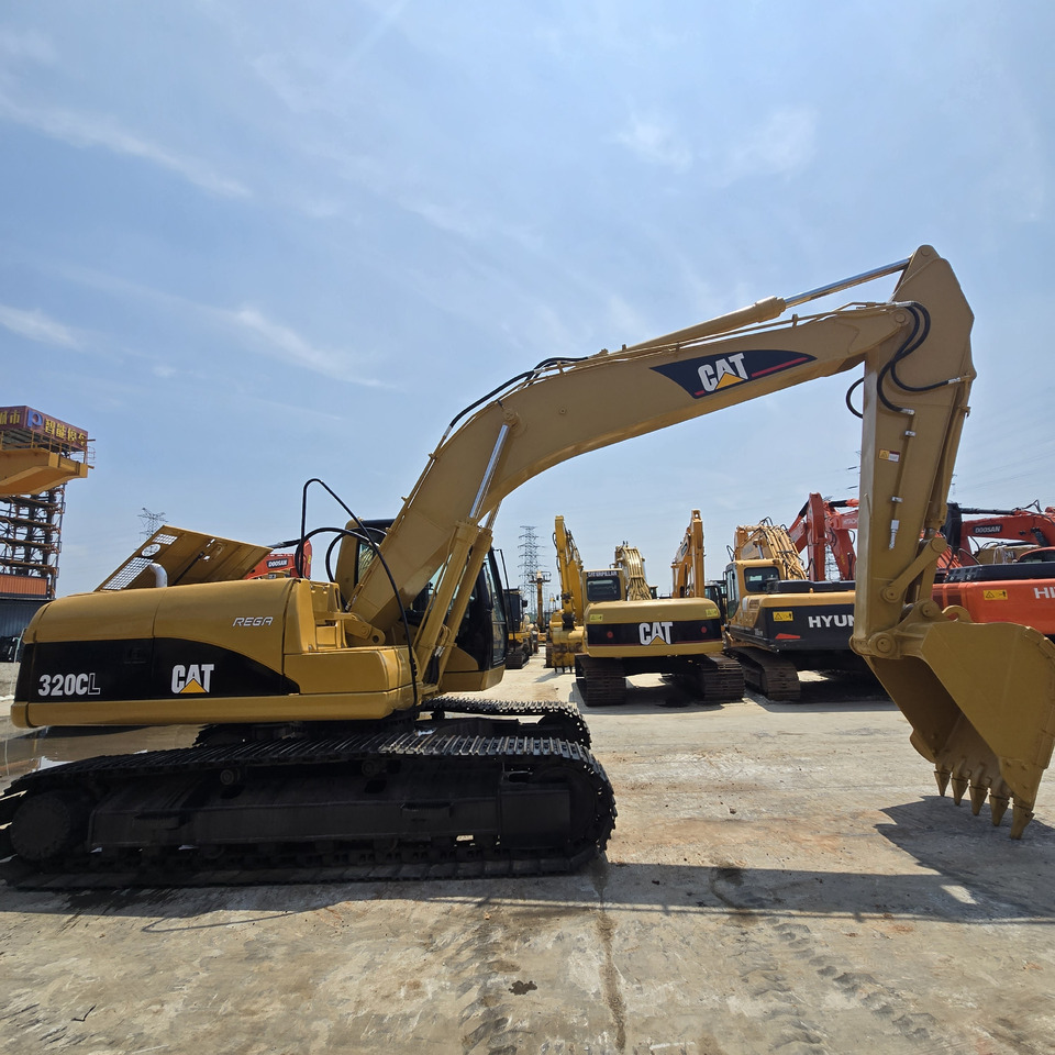 CAT 320C - Crawler excavator: picture 1 CAT 320C - Crawler excavator: picture 1