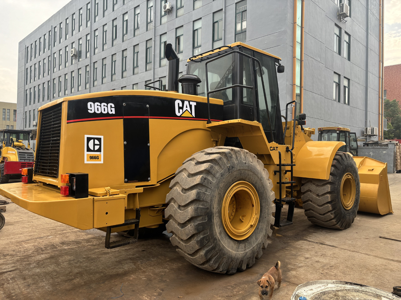 Wheel loader CATERPILLAR 966G: picture 9