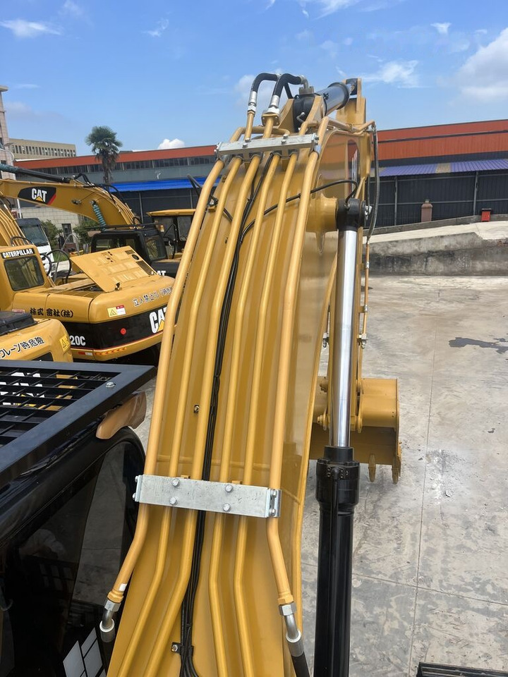 Caterpillar 323D2L - Crawler excavator: picture 1 Caterpillar 323D2L - Crawler excavator: picture 1