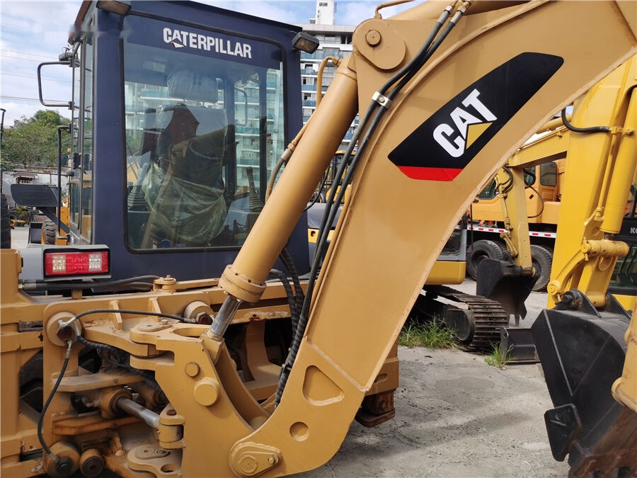 Caterpillar 420F - Backhoe loader: picture 3 Caterpillar 420F - Backhoe loader: picture 3
