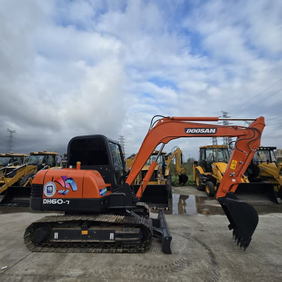 DOOSAN DH60-7 - Mini excavator: picture 1 DOOSAN DH60-7 - Mini excavator: picture 1