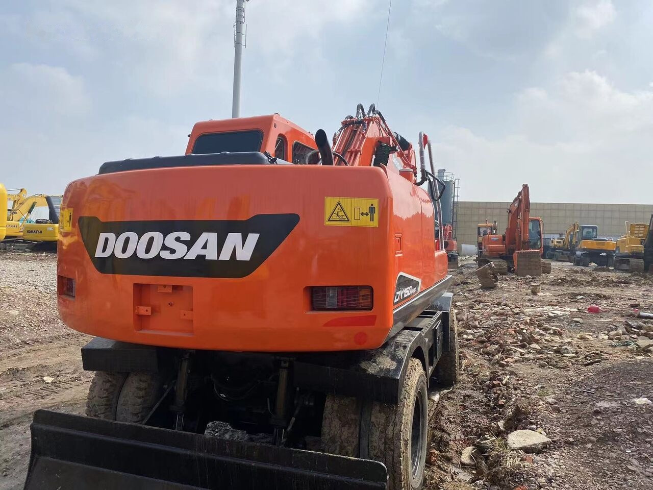 Doosan DX150W - Wheel excavator: picture 3 Doosan DX150W - Wheel excavator: picture 3