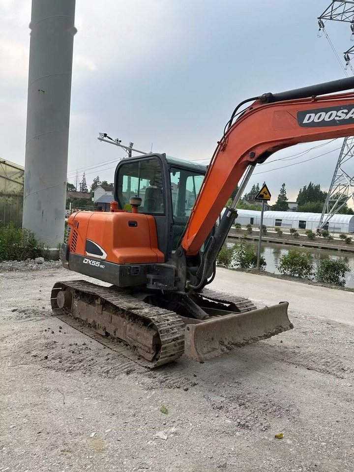 Mini excavator Doosan DX55: picture 5