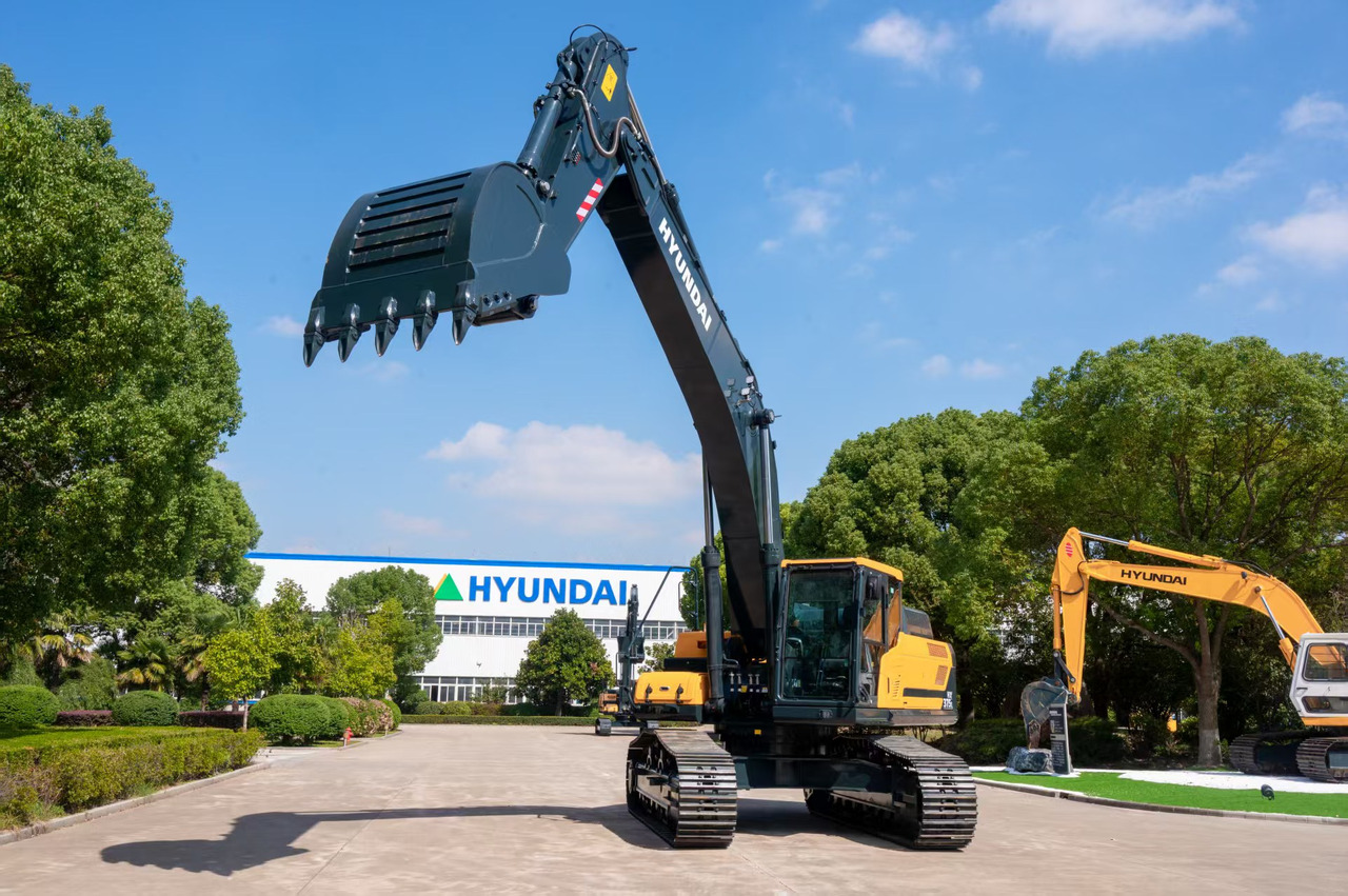 HYUNDAI HX375L - Crawler excavator: picture 3 HYUNDAI HX375L - Crawler excavator: picture 3