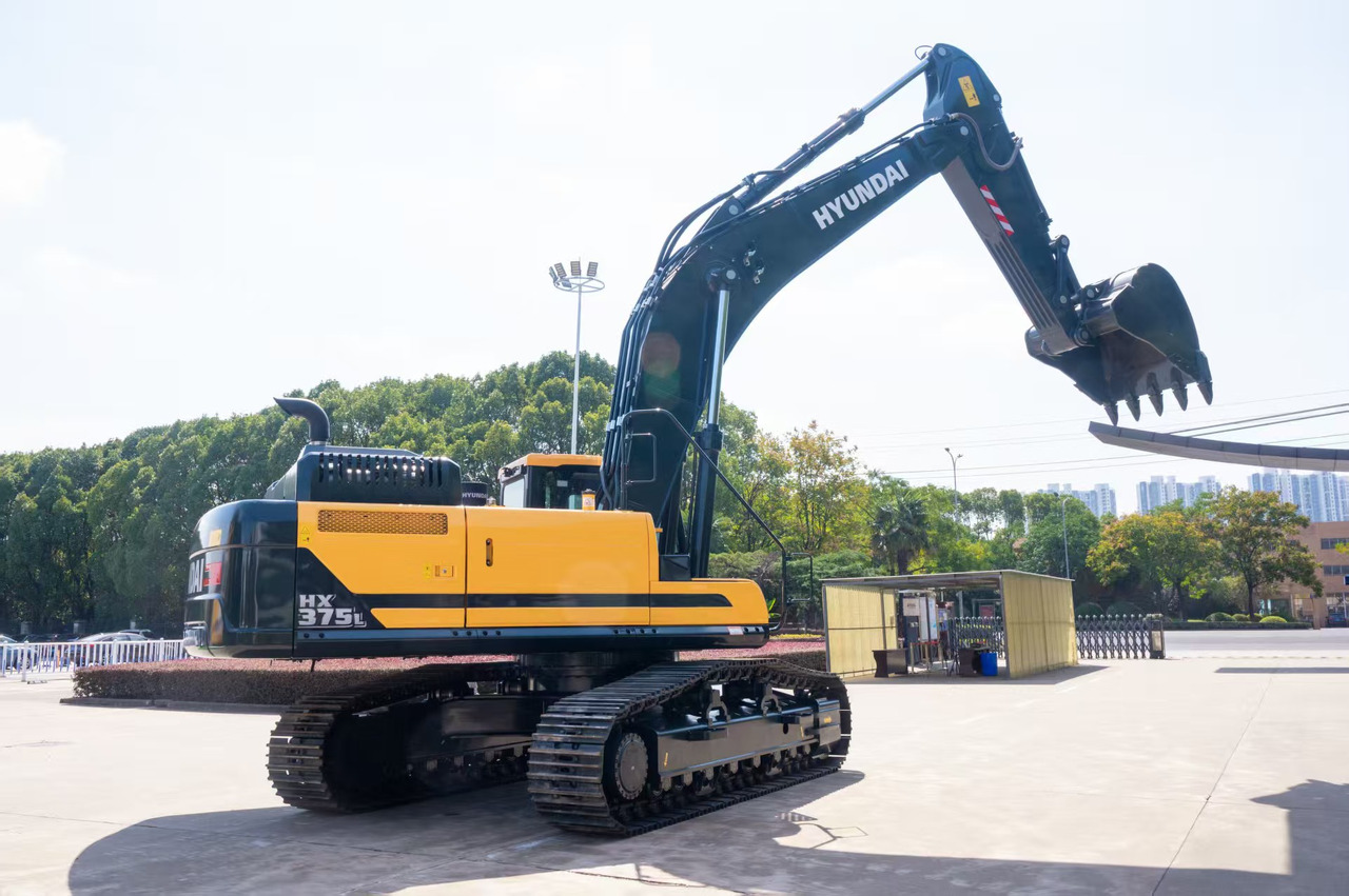 HYUNDAI HX375L - Crawler excavator: picture 4 HYUNDAI HX375L - Crawler excavator: picture 4