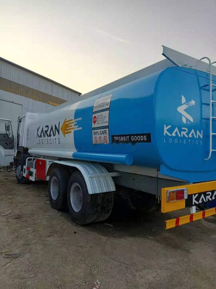 Howo - Tank truck: picture 4 Howo - Tank truck: picture 4