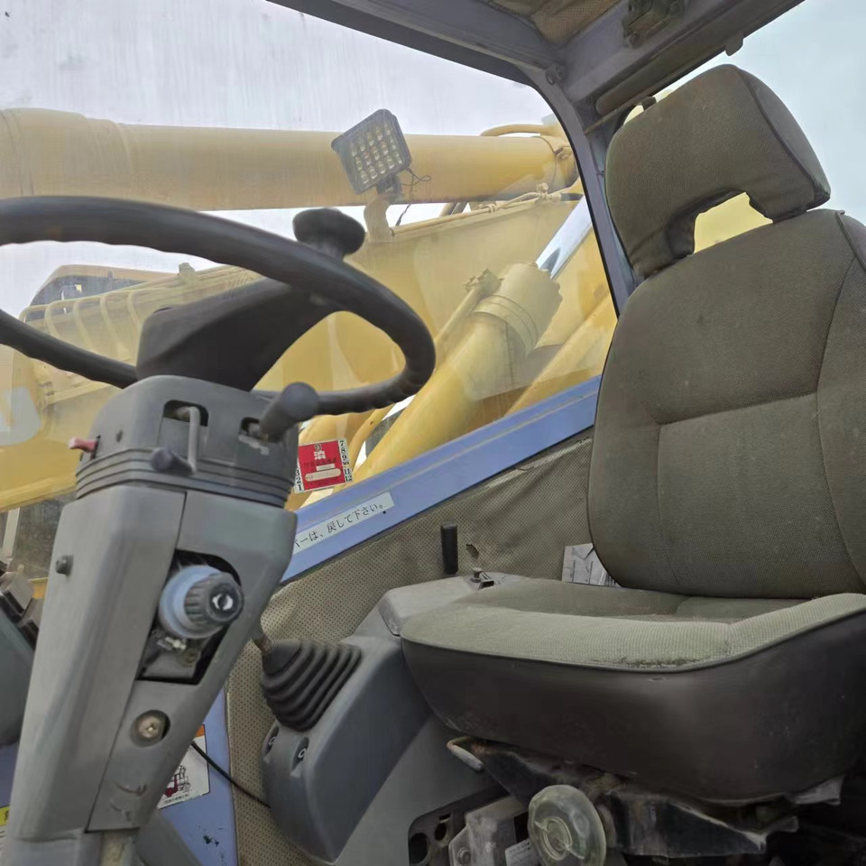 KOMATSU PC128US - Wheel excavator: picture 5 KOMATSU PC128US - Wheel excavator: picture 5